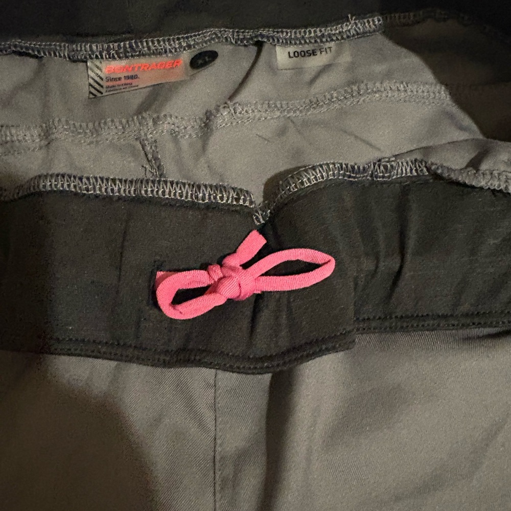 Unisex Athletic Shorts in Gray with pockets & pink drawstring. Size XL & NWOT! - Picture 2 of 4